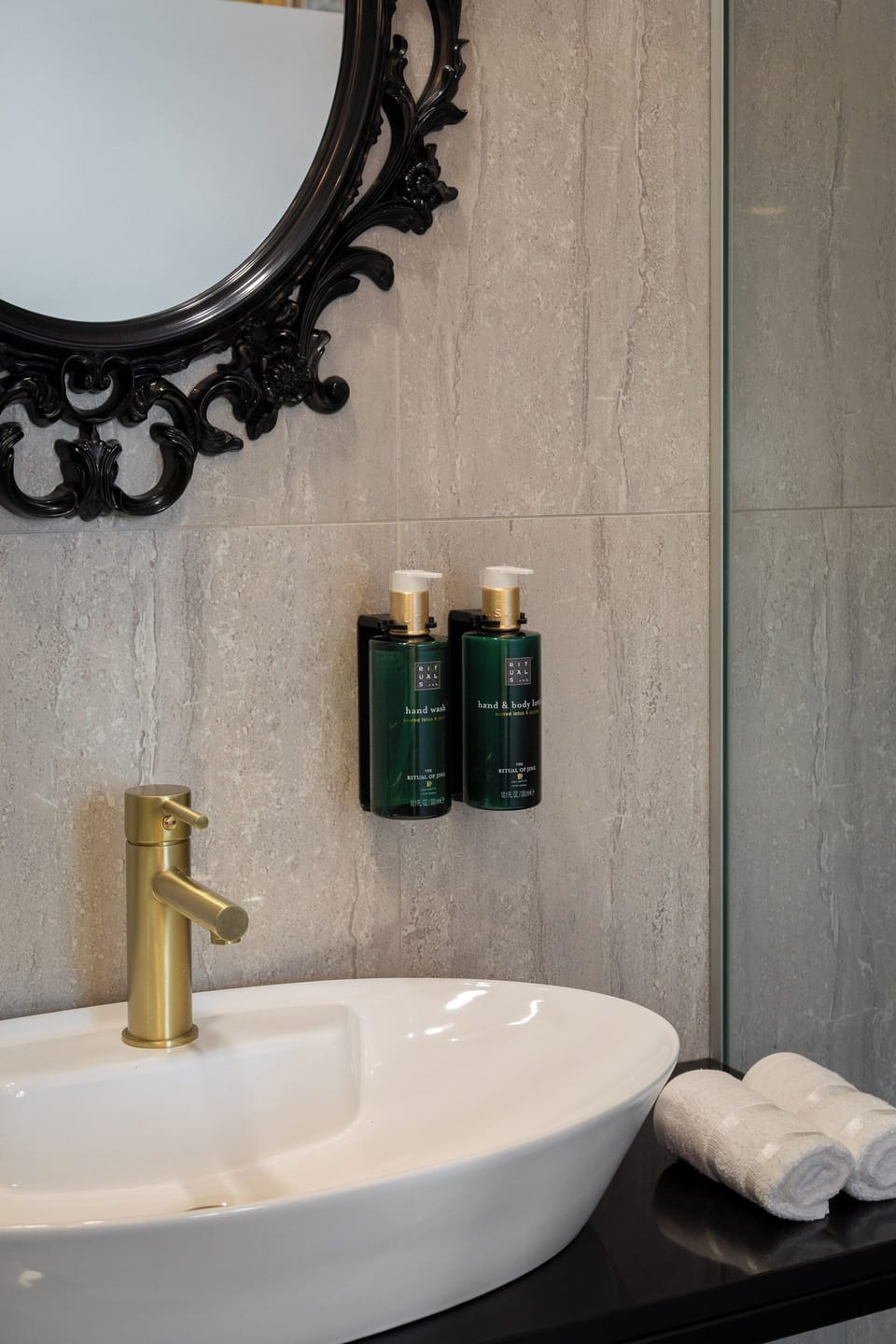 Luxury Room 1 | Bathroom | Shower, hair dryer, slippers, towels