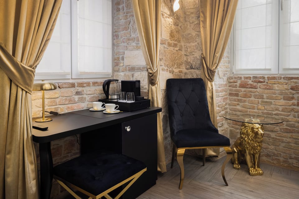Luxury Room 1 | In-room safe, desk, laptop workspace, soundproofing