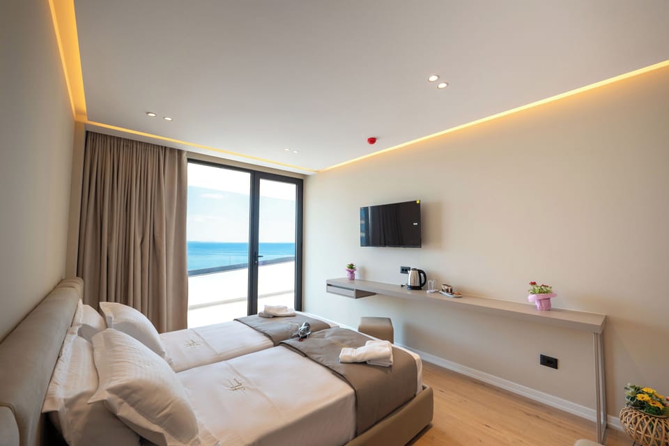 Triple Room, Sea View | Frette Italian sheets, premium bedding, desk, soundproofing