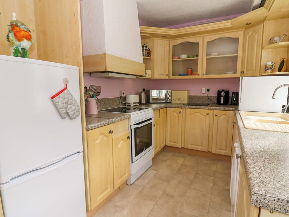 Dishwasher, cookware/dishes/utensils