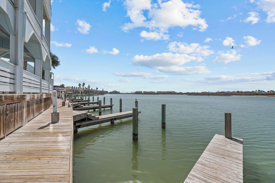 Docks with lights to to fish day or night
