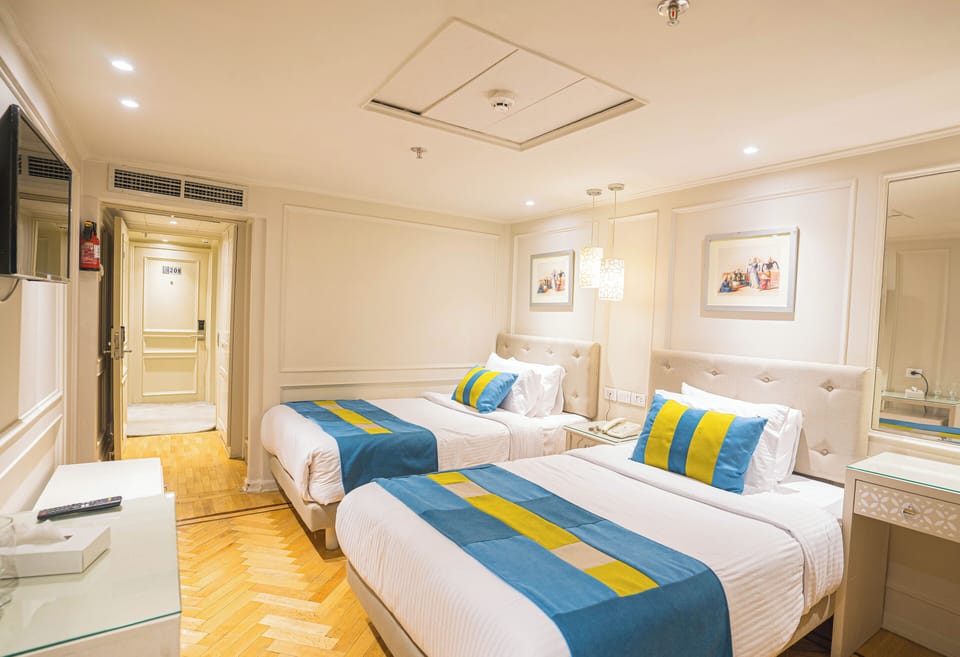Classic Double or Twin Room, River View | Minibar, desk, soundproofing, WiFi