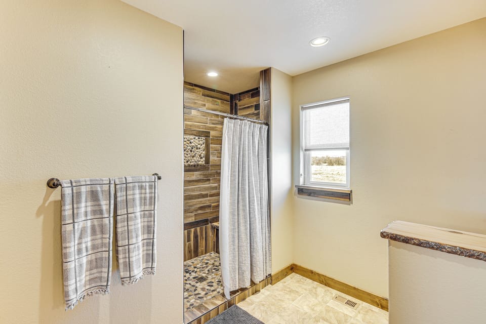 En-Suite Bathroom | 2nd Floor