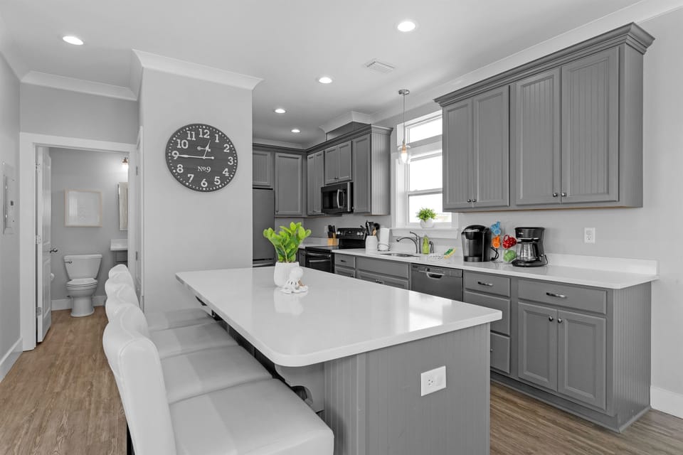 Kitchen Island, Seating for 4