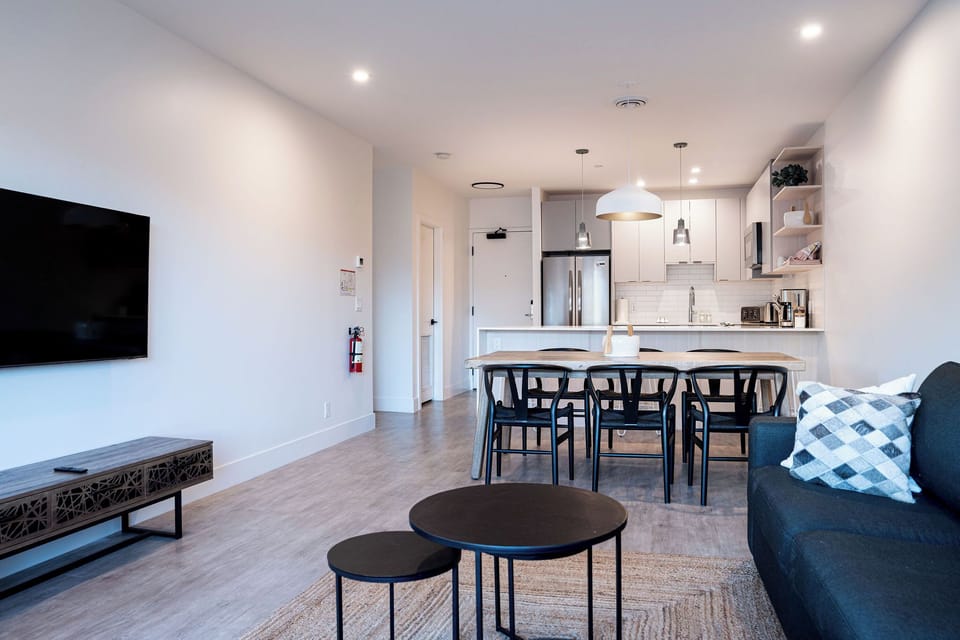 Condo | Living area | Flat-screen TV