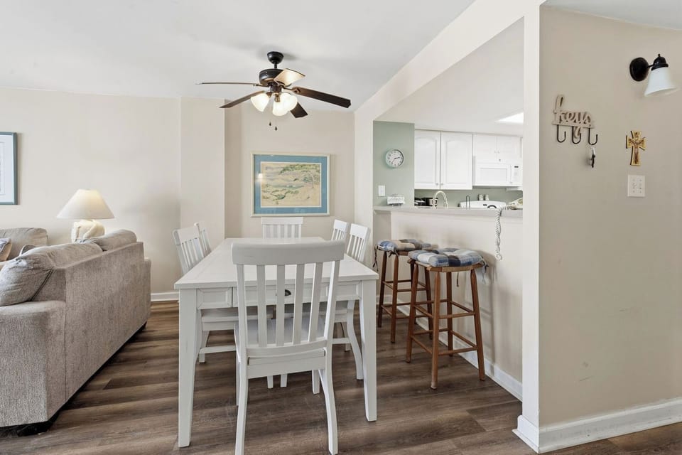 Condo, Multiple Beds, Balcony, Ocean View (Shoreham Towers 5C) | Dining