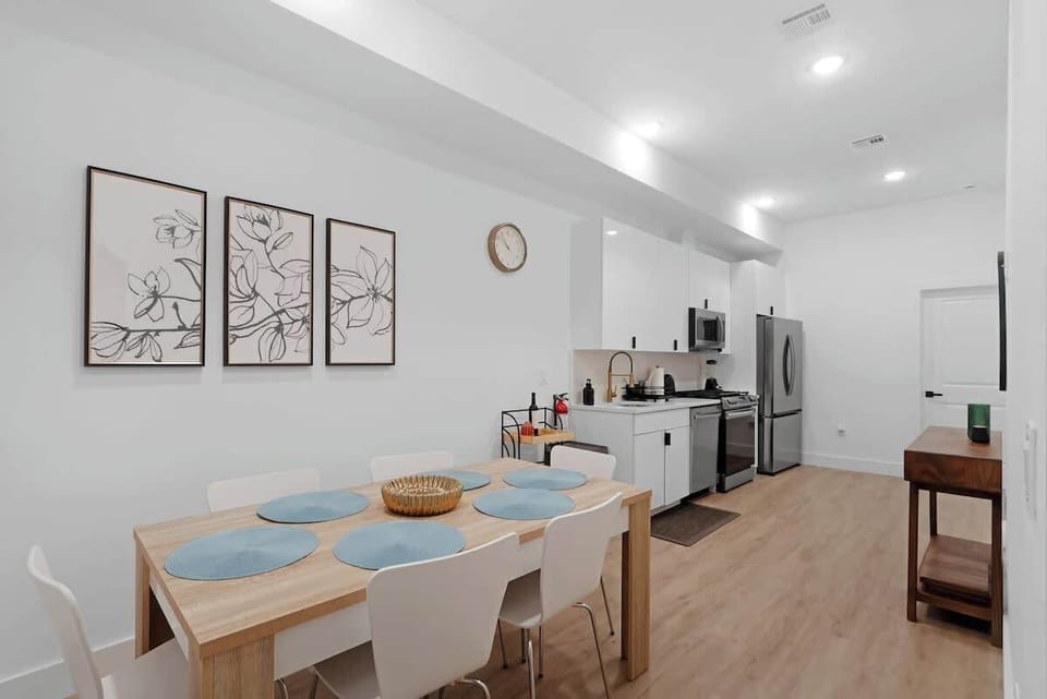 Perfect dining area with a dining table for 6