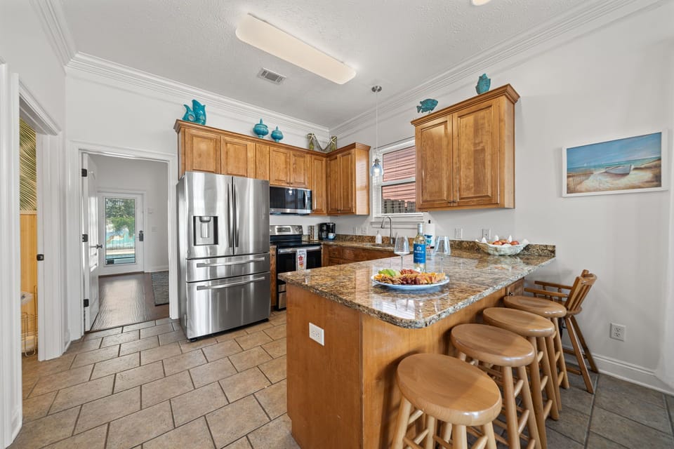 Large, fully stocked kitchen
