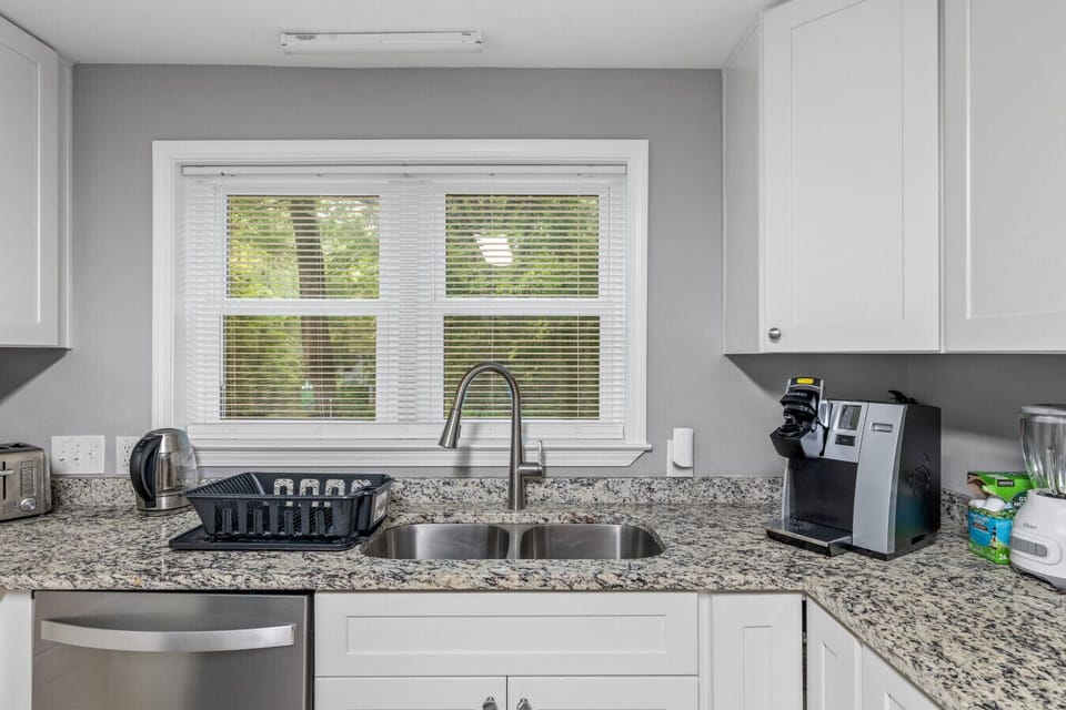 Kitchen Essentials | Coffee Maker & Modern Sink