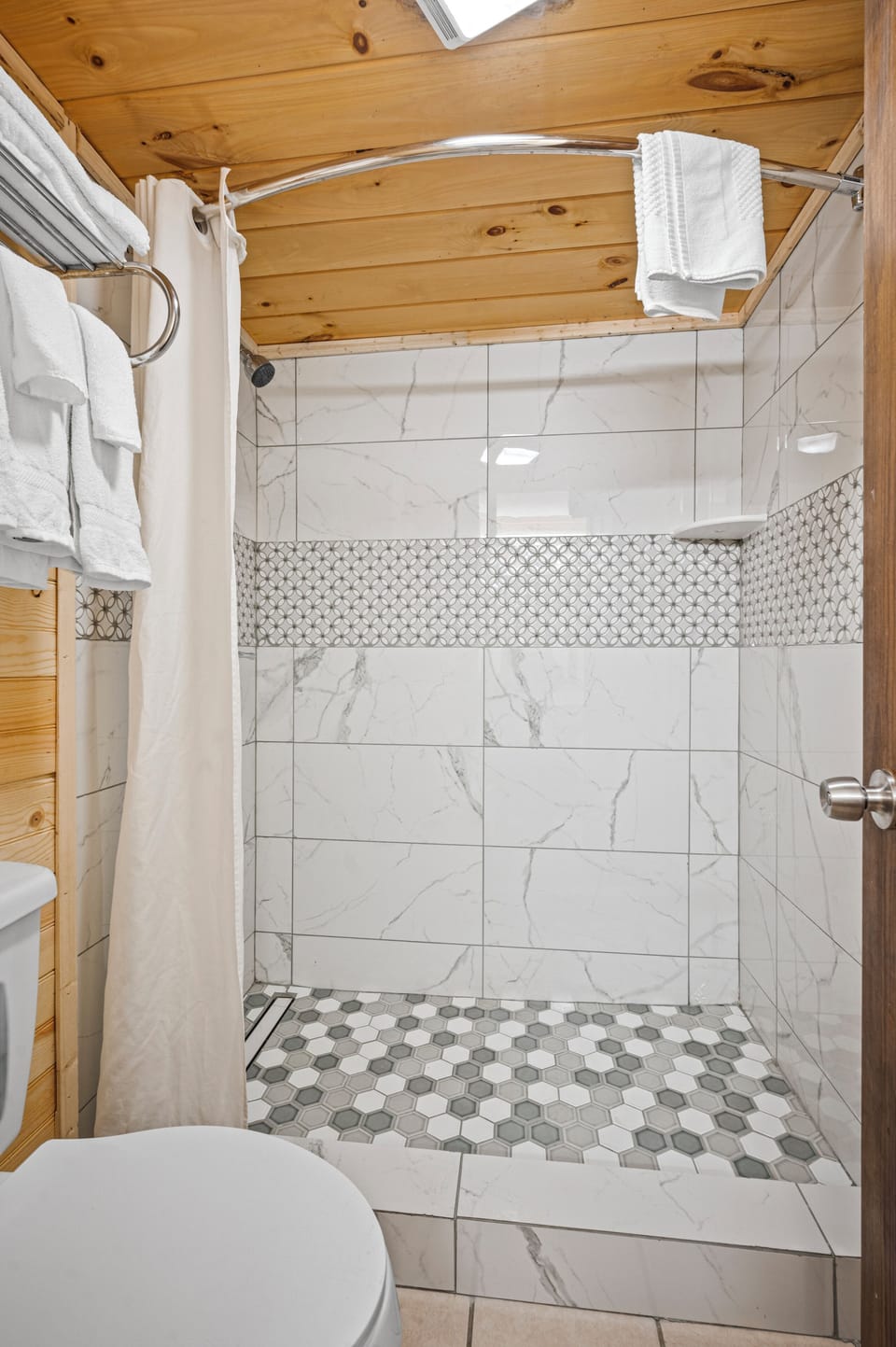 Shower, free toiletries, hair dryer, towels