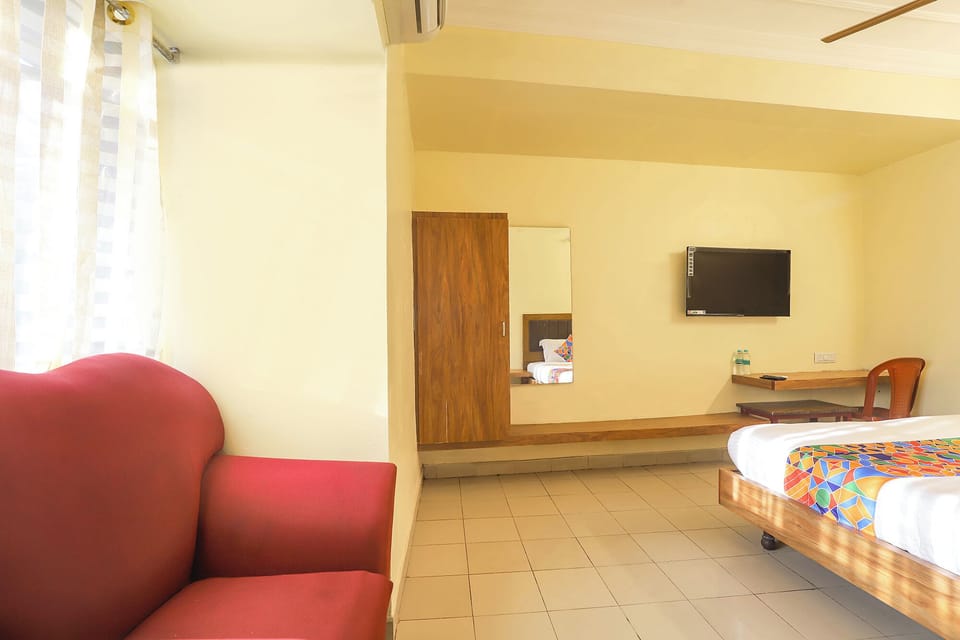 Egyptian cotton sheets, premium bedding, in-room safe, free WiFi