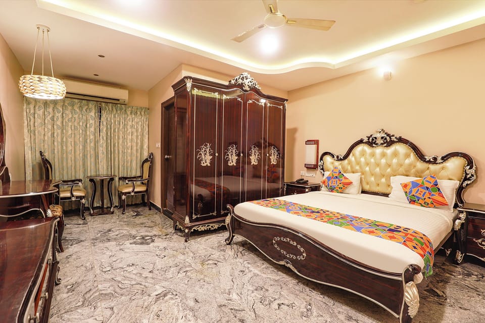 Egyptian cotton sheets, premium bedding, in-room safe, free WiFi