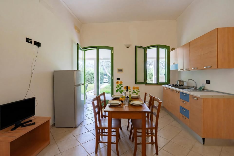 Kitchen and dining area