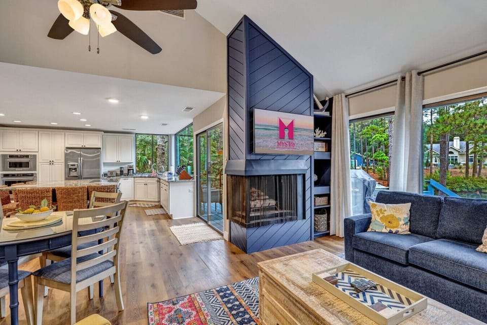 Panoramic Water Views from the Heart of the Home