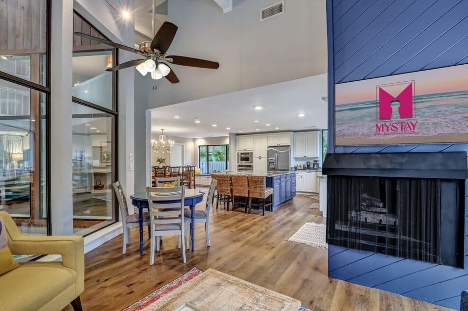 Panoramic Water Views from the Heart of the Home