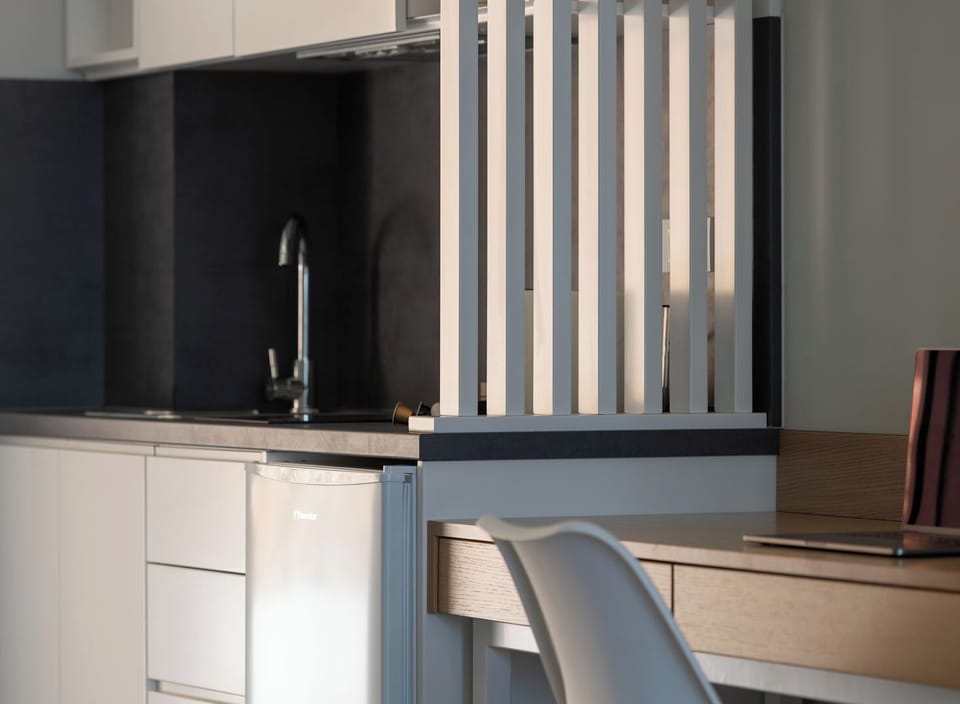 Deluxe Apartment | Private kitchen | Mini-fridge, stovetop, cookware/dishes/utensils
