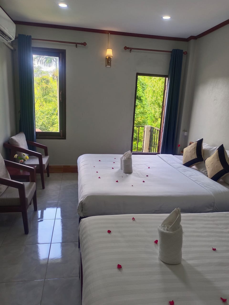Deluxe Double Room, Balcony, Mountain View | Desk, laptop workspace, free WiFi, bed sheets