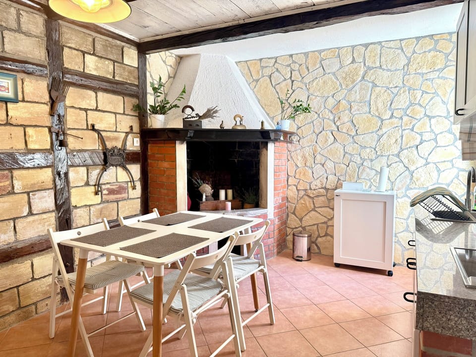 Apartment, Patio, Garden View | Private kitchen | Fridge, stovetop, dishwasher, cookware/dishes/utensils