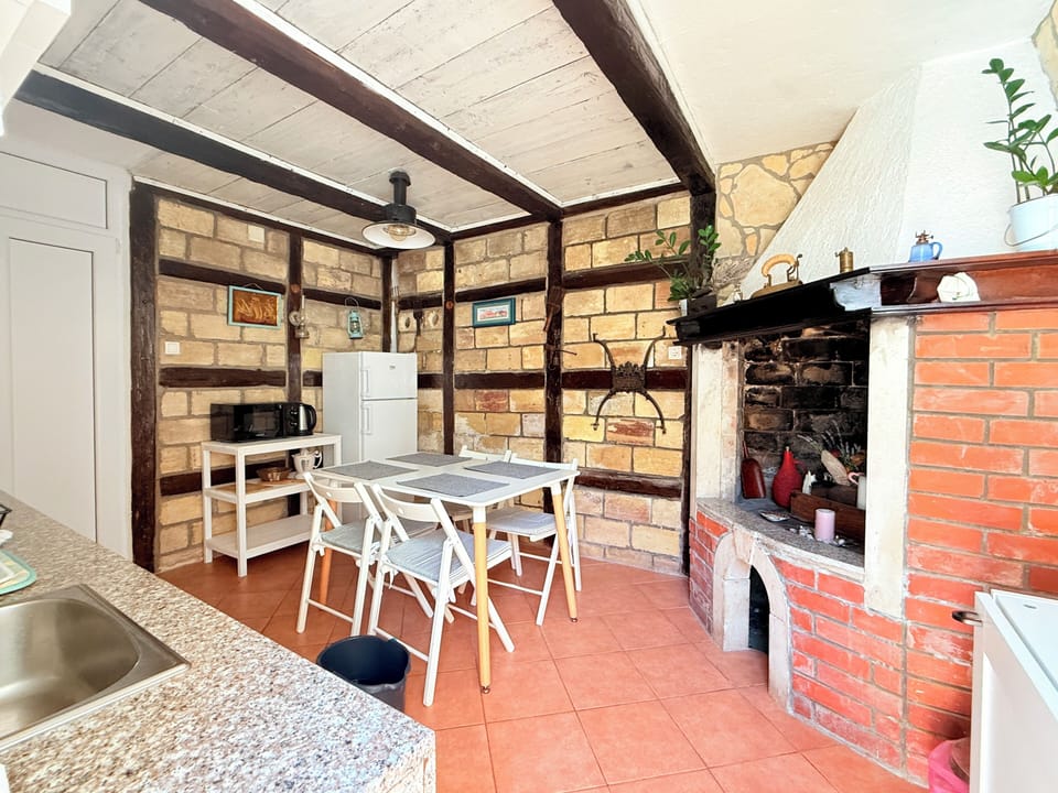 Apartment, Patio, Garden View | Private kitchen | Fridge, stovetop, dishwasher, cookware/dishes/utensils