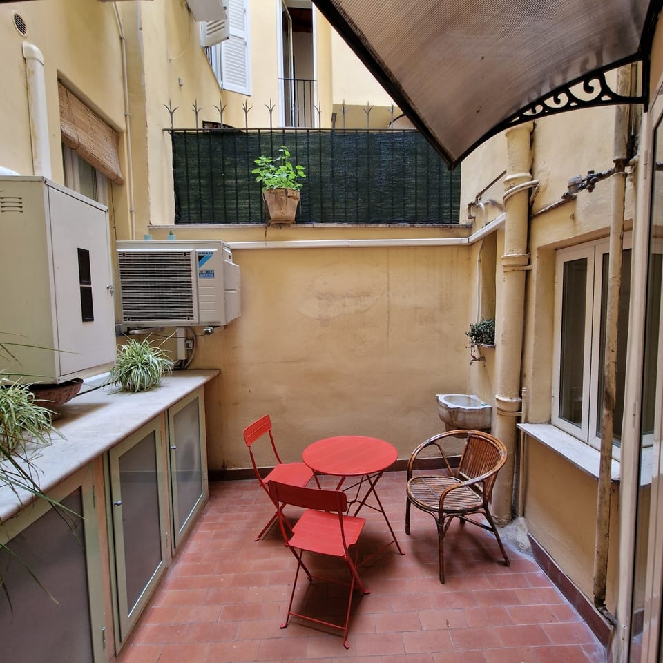 Apartment | Terrace/patio