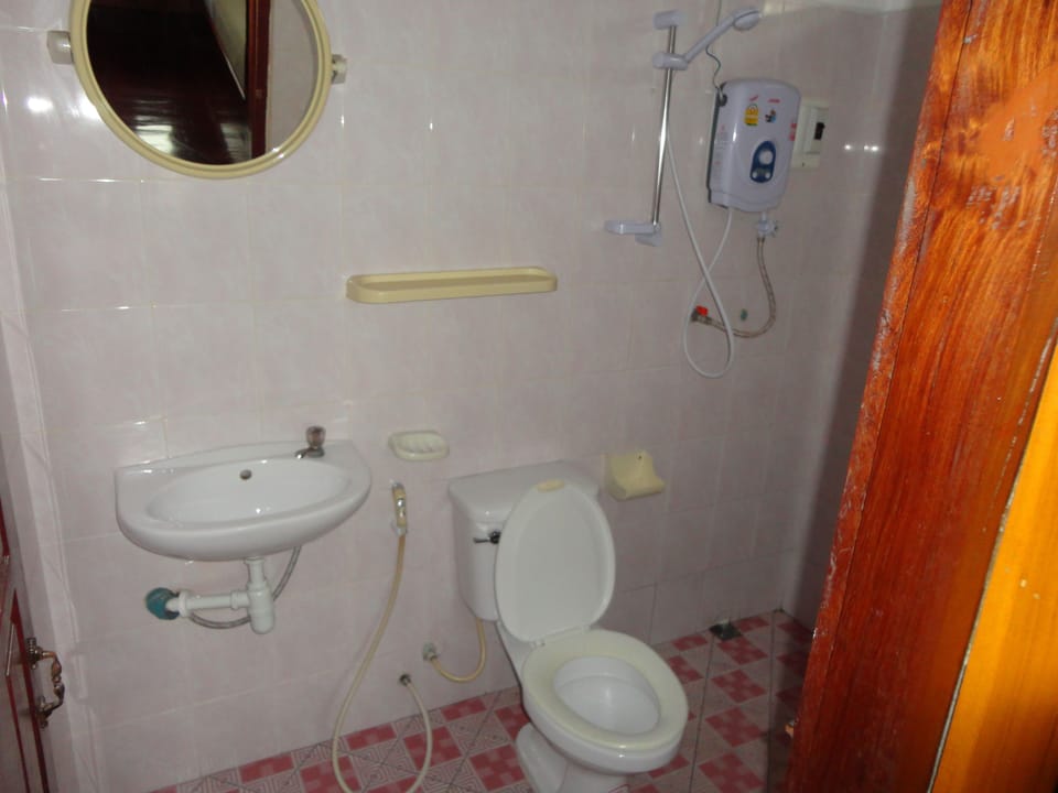 Shower, free toiletries, hair dryer, slippers