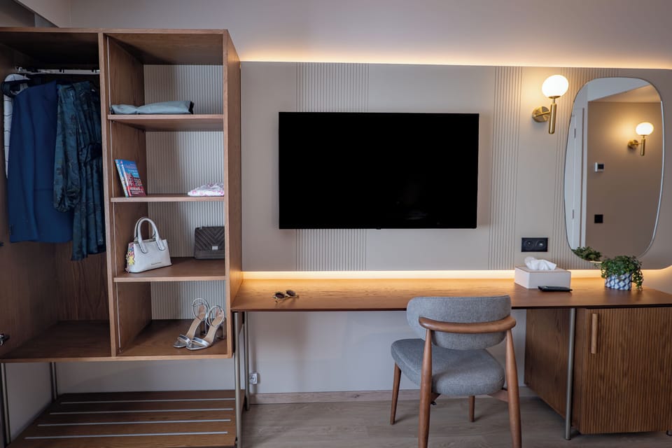 In-room safe, desk, laptop workspace, blackout drapes