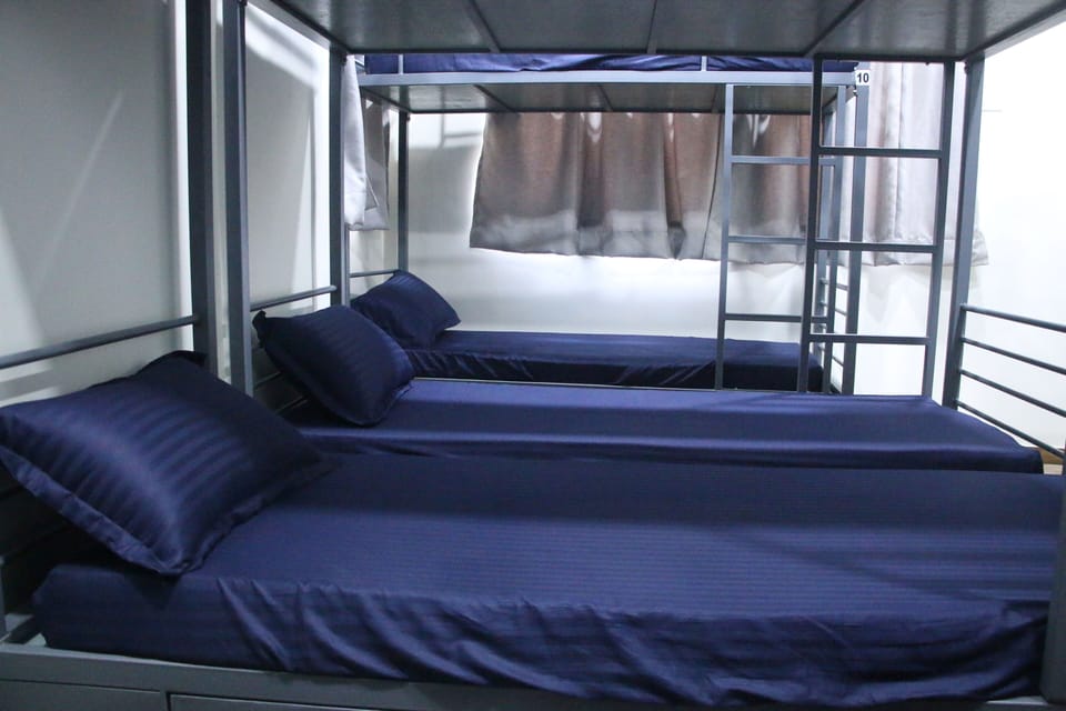 Basic Shared Dormitory | Laptop workspace, free WiFi