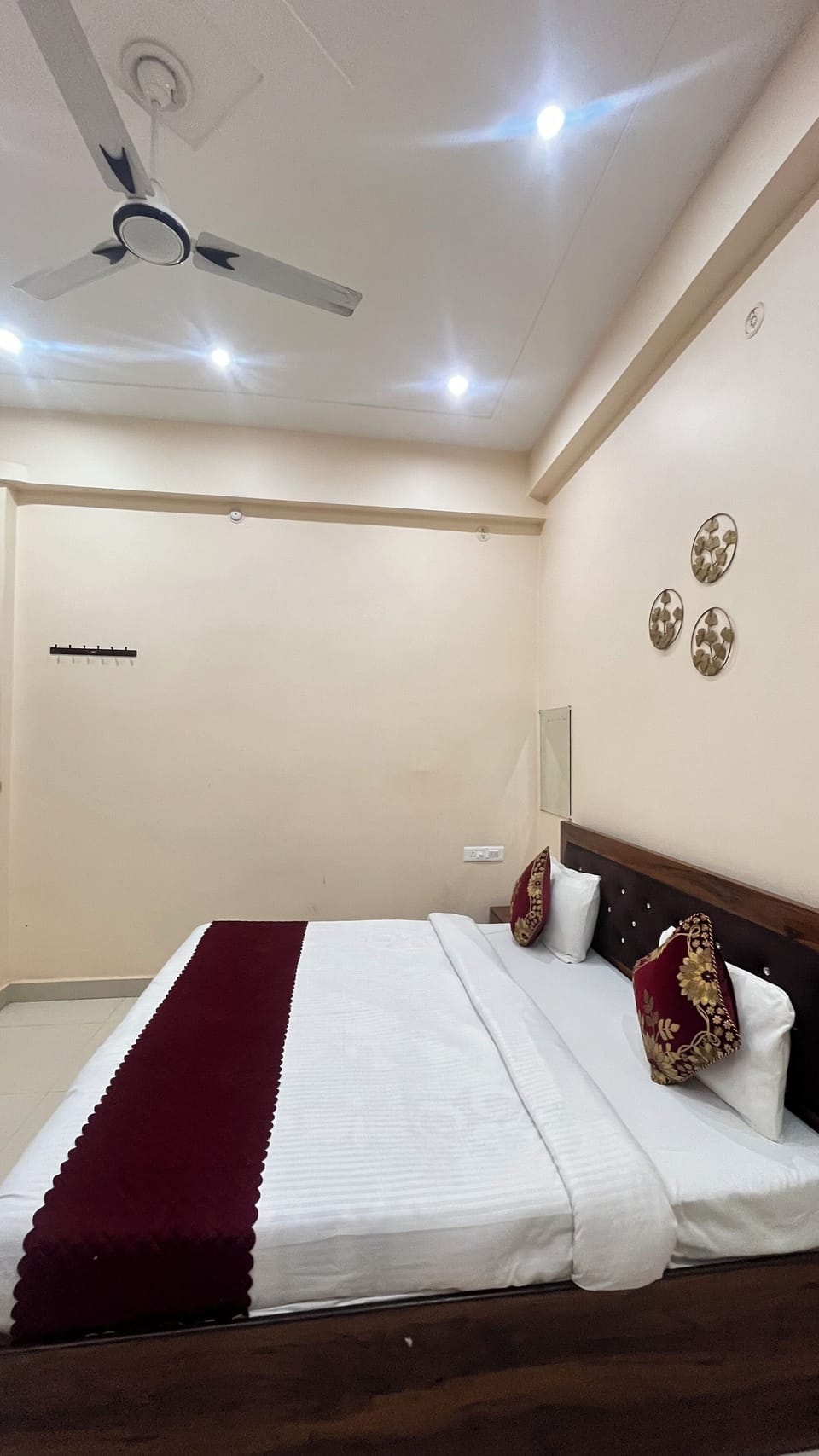 Deluxe Double Room, Balcony | Desk, laptop workspace, free WiFi