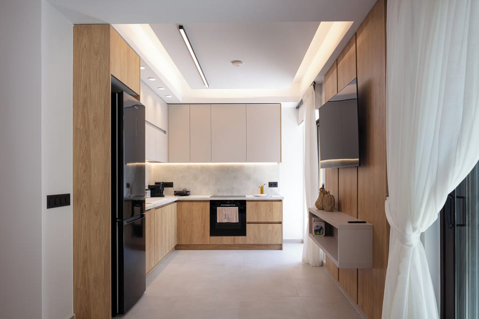 Comfort Apartment, 2 Bedrooms, City View | Private kitchen | Highchair