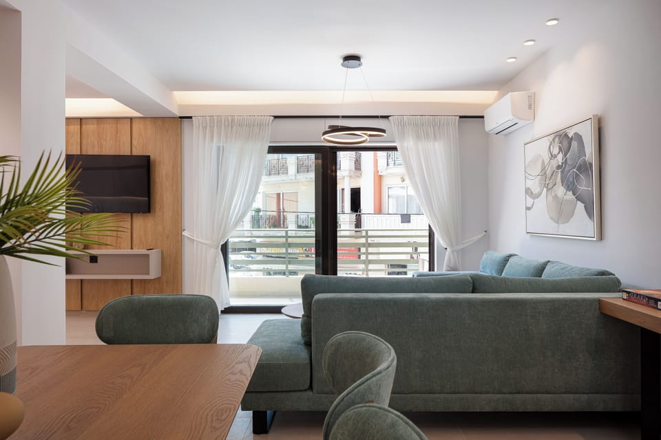 Comfort Apartment, 2 Bedrooms, City View | Living area