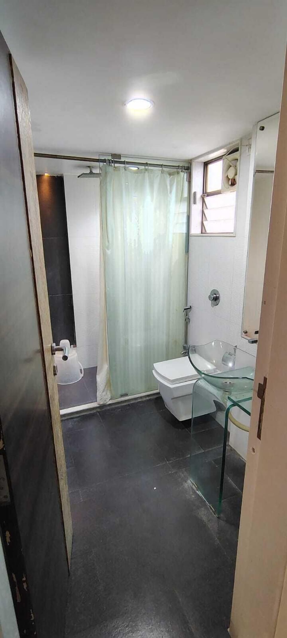 Shower, free toiletries, towels, soap