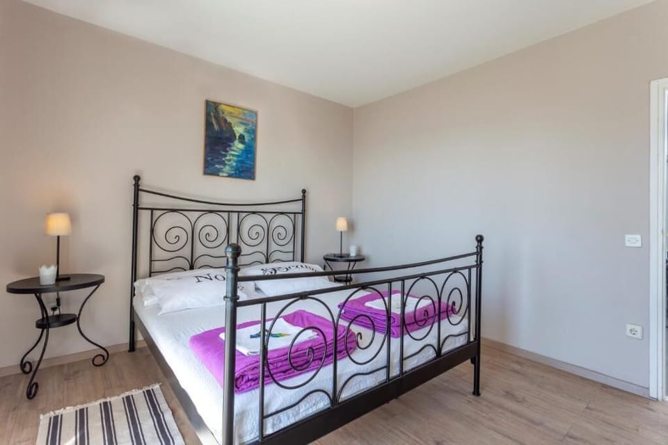 Apartment, Balcony, Partial Sea View | 1 bedroom, free WiFi