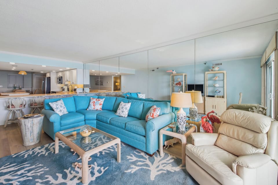 Main Level,Living Room,