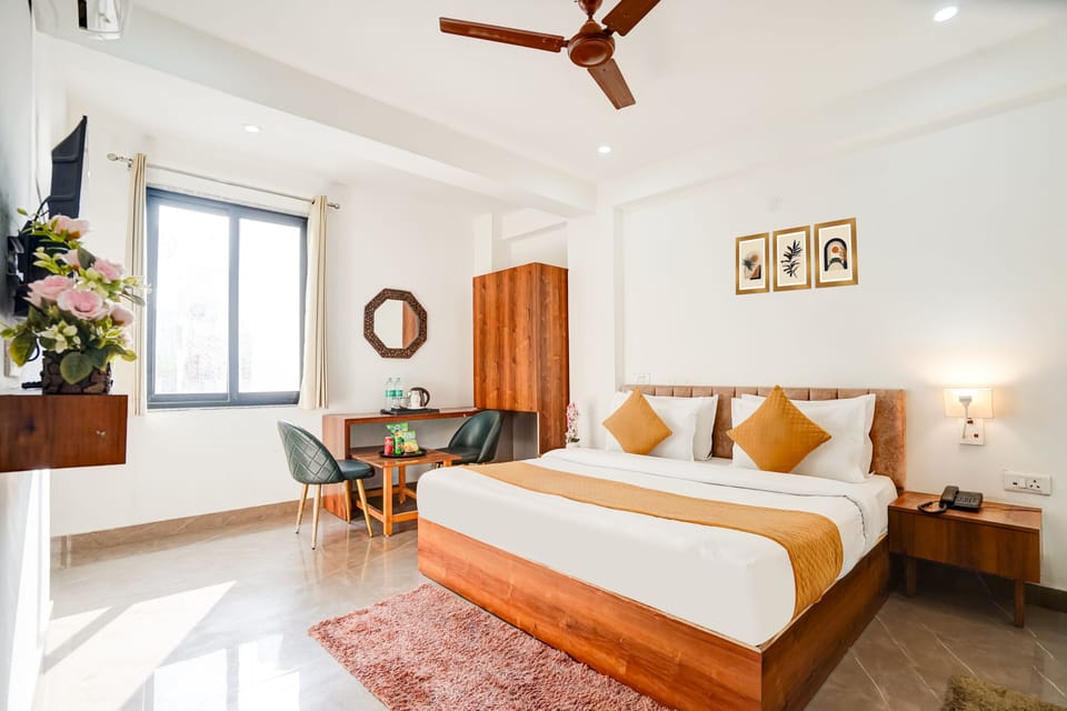 Superior Room | Blackout drapes, iron/ironing board, free WiFi