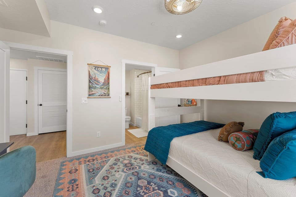 Queen/Queen Bunk Bed
