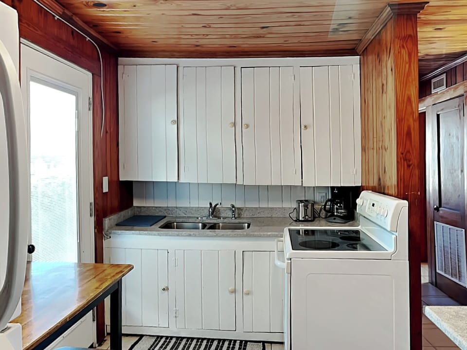 Full Size Kitchen