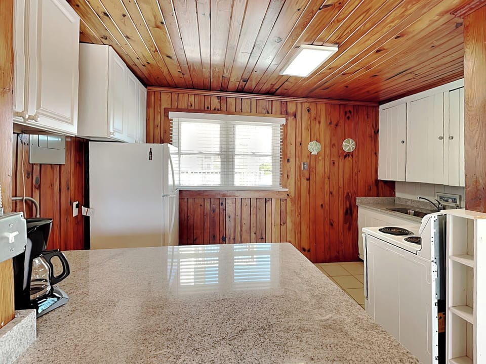 Full Size Kitchen