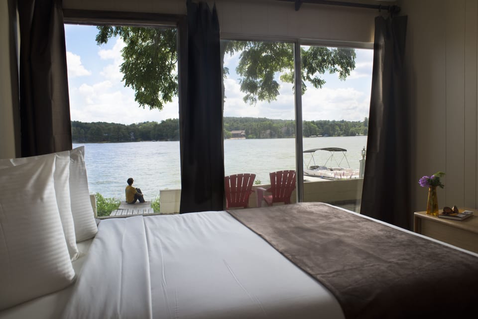 Individually furnished, iron/ironing board, free WiFi, bed sheets