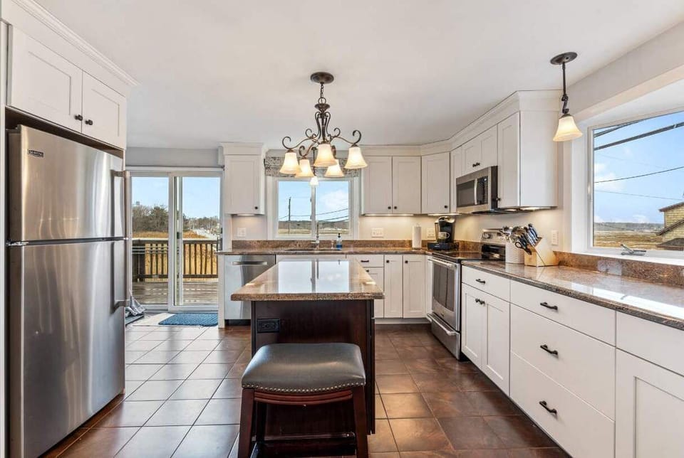 Prepare your favorite meals in the full kitchen 