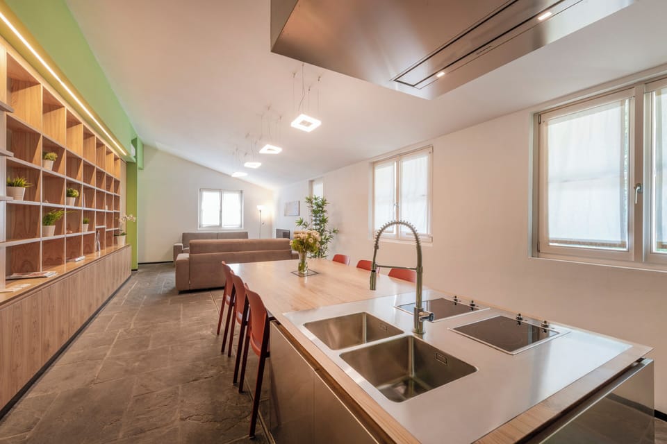 Family Apartment, 3 Bedrooms, City View | Private kitchen | Fridge, microwave, oven, stovetop