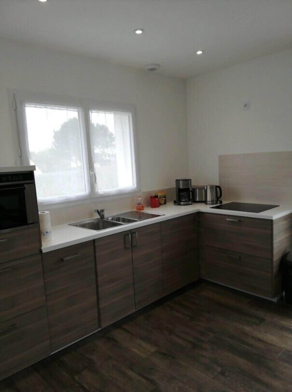 Apartment, Balcony | Private kitchen | Full-size fridge, microwave, oven, stovetop