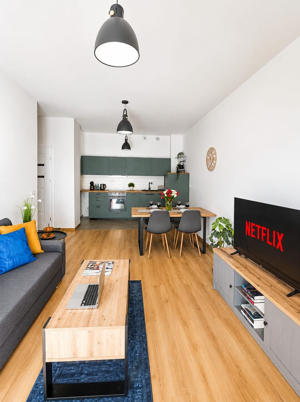 Comfort Apartment, City View | Living area | TV