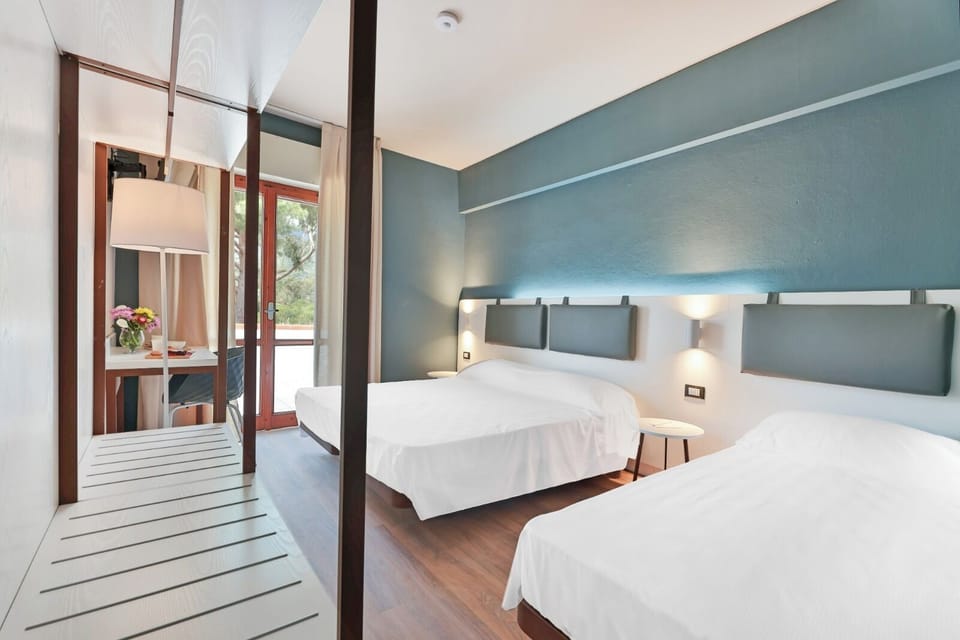 Premium Triple Room, Non Smoking, Pets Allowed | Desk, free WiFi