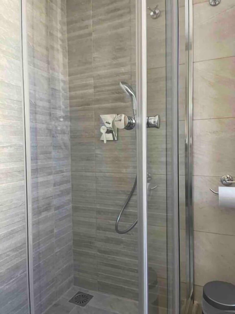 Apartment | Bathroom shower