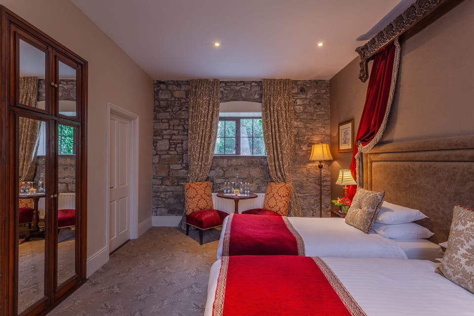 Courtyard Twin Room | 1 bedroom, individually decorated, individually furnished