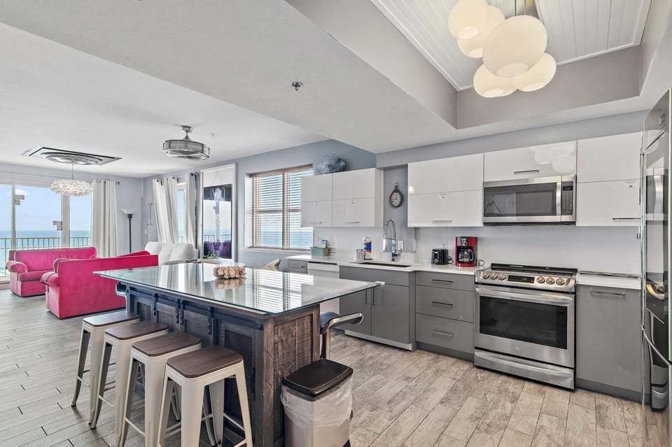 Condo, Multiple Beds (Ariel Dunes I 2010) | Private kitchen | Oven, toaster