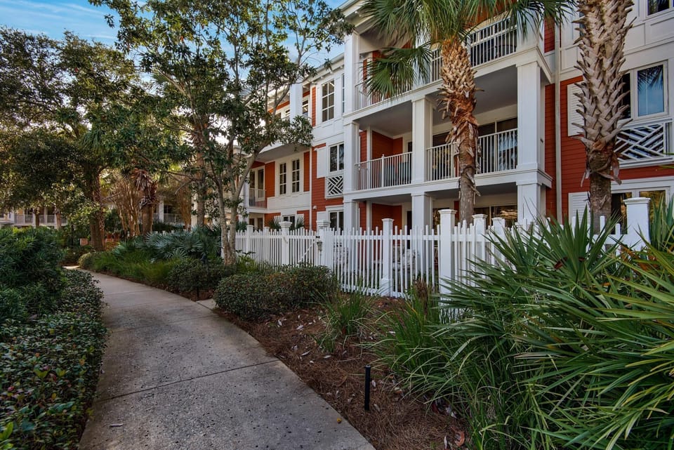 Condo, 2 Queen Beds (Market Street Inn 547) | Exterior