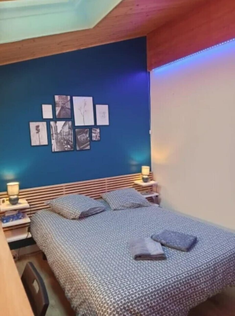 Room | Free WiFi