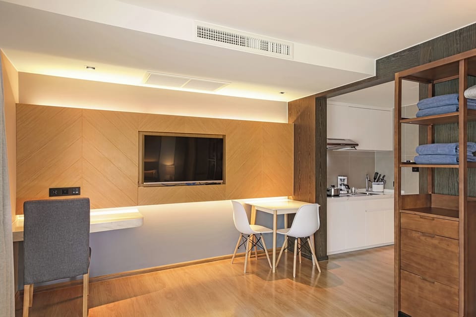 1 bedroom, in-room safe, iron/ironing board, free WiFi