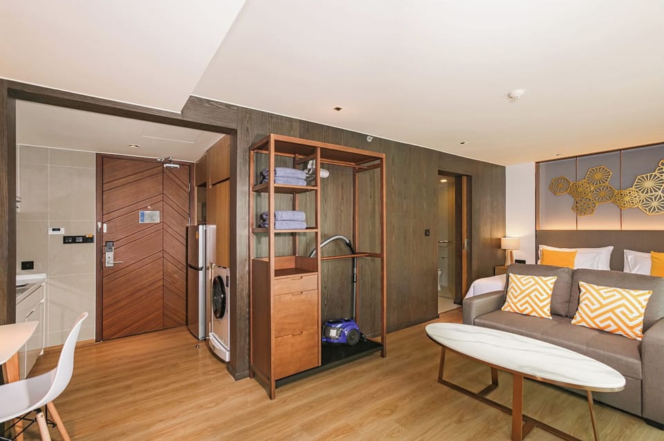 1 bedroom, in-room safe, iron/ironing board, free WiFi